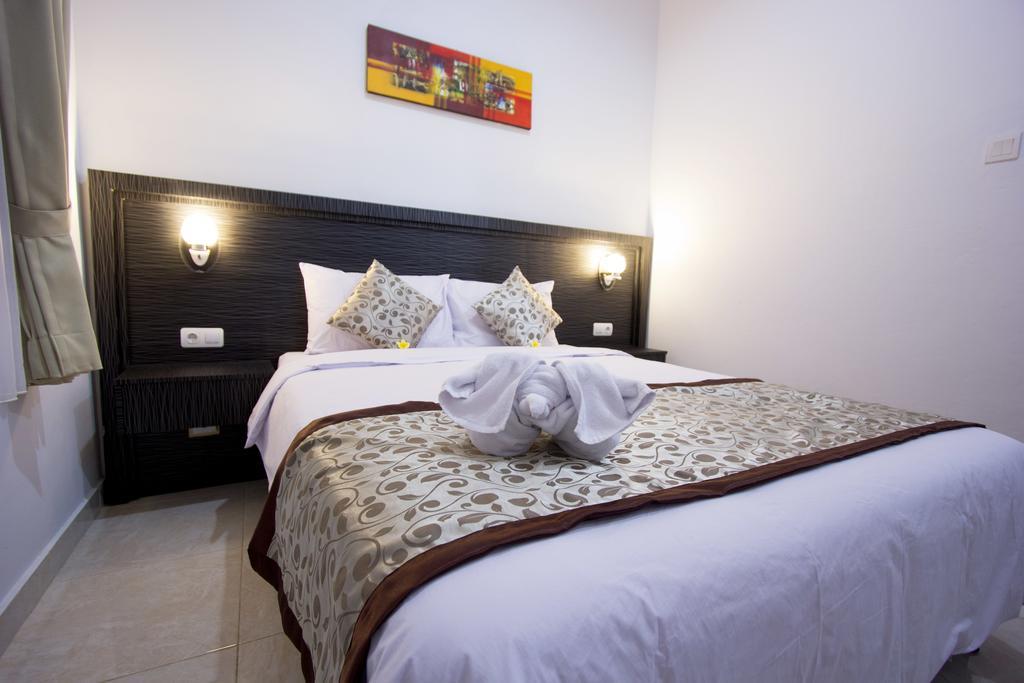 Asta House Hotel Кута Екстериор снимка